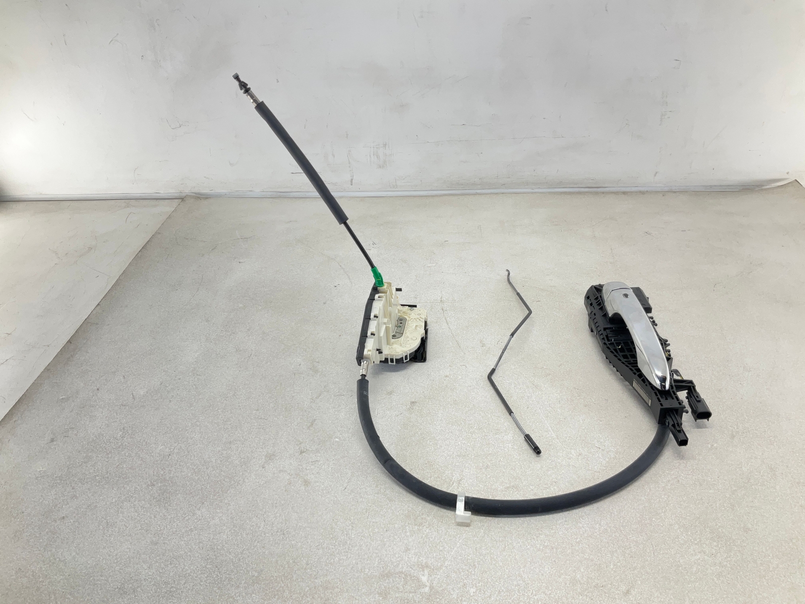 17-20 MASERATI Levante Exterior Rear Left Driver Door Handle W/ Actuator