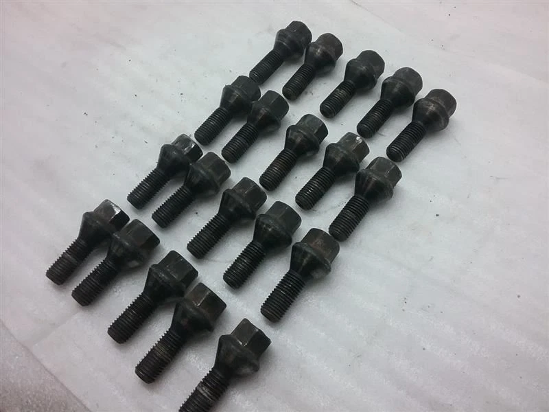 Juego de 20 piezas tuercas sedán 4 puertas 1999 BMW 328i S-38RM Foto 2 de 4