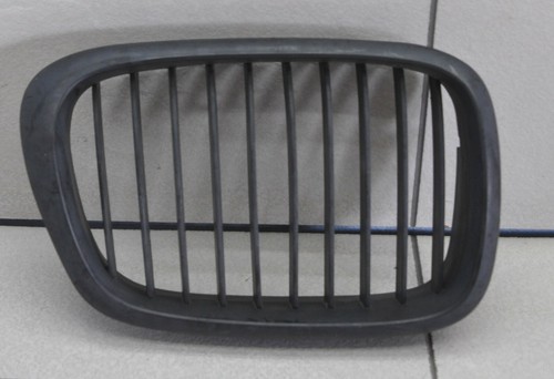 BMW E39 5er (95-00) Kühler Grill Niere Rechts #29316-H15