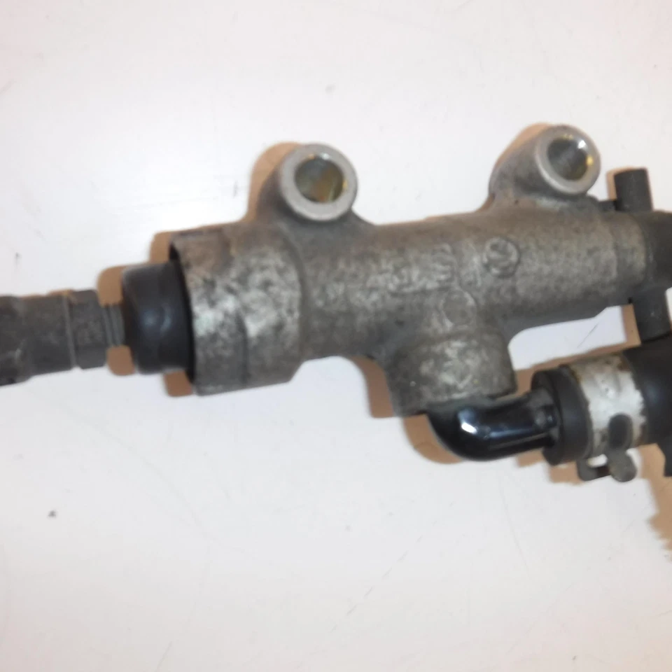 86-06 Kawasaki Concours 1000 CILINDRO MAESTRO FRENO TRASERO TRASERO CON PINZA DE DEPÓSITO Foto 2 de 4