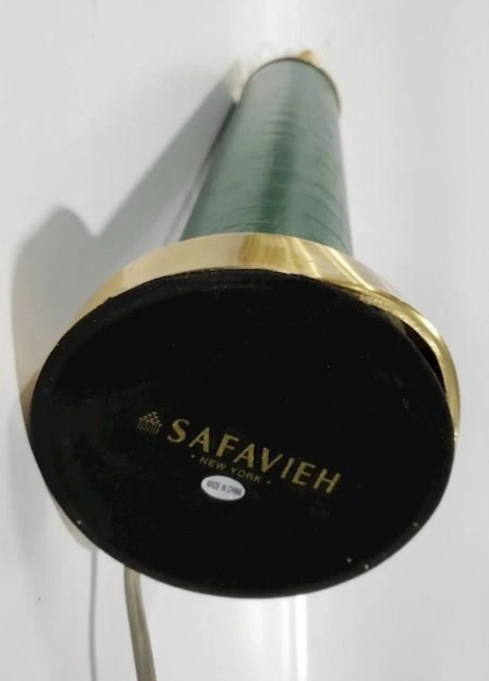 Lámpara de mesa moderna de latón en verde Kelly y estampado animal Foto 3 de 4