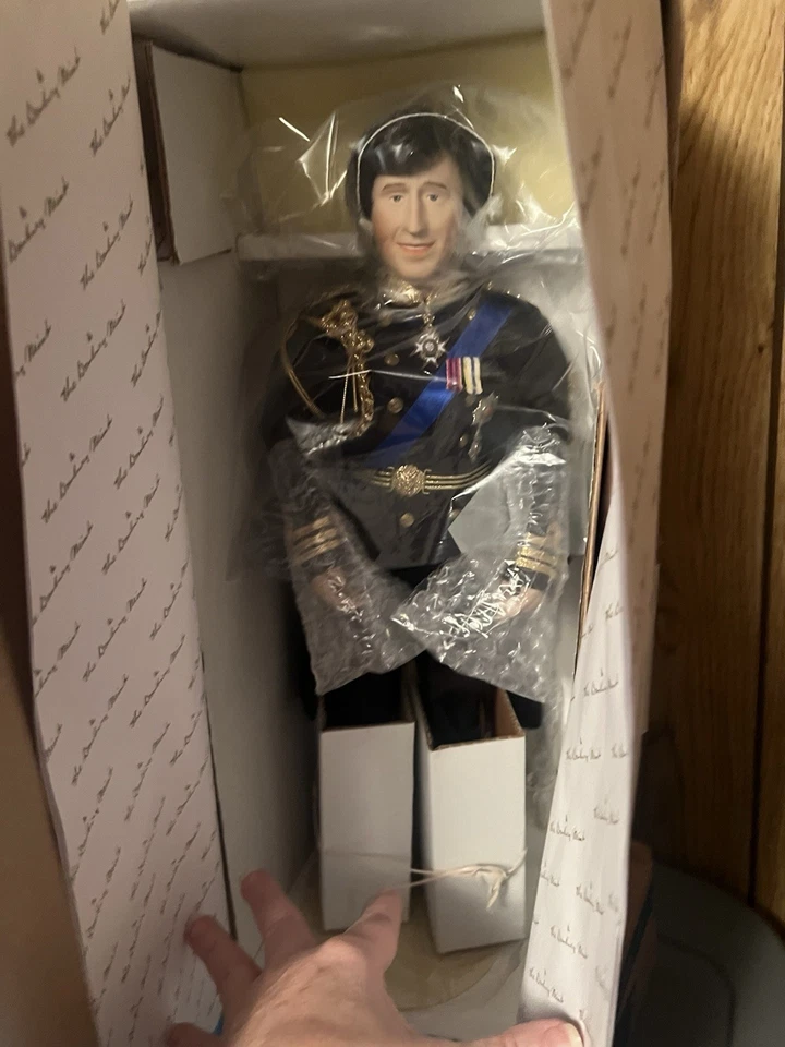 Prince Charles and Princess Diana of Wales 12" Wedding Dolls Set Vintage 1982 - Image 2 of 2