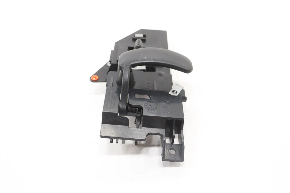 Chevrolet Express 3500 2002-2024 manija de puerta interior delantera derecha OEM Foto 2 de 4