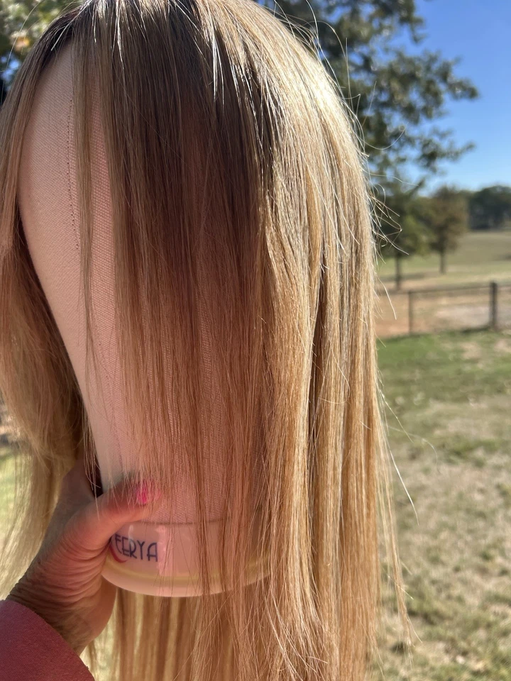 Peluca MESMERIZADA Raquel Welch RL14/22SS Trigo Sombreado Atado a Mano Gorra Encaje Frontal AVG Foto 2 de 4