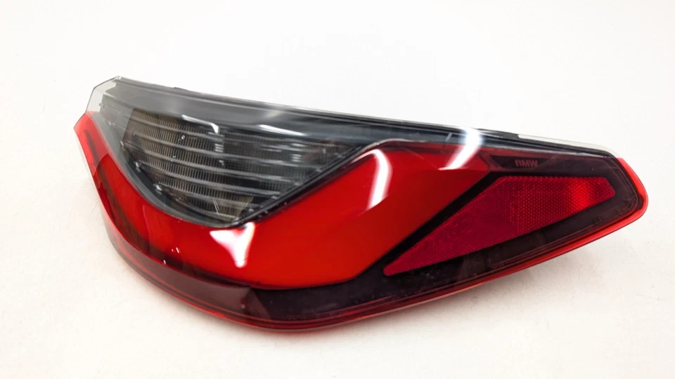 LUZ TRASERA DERECHA LADO CONDUCTOR BMW I4 G26 7477604 2023 Foto 4 de 4