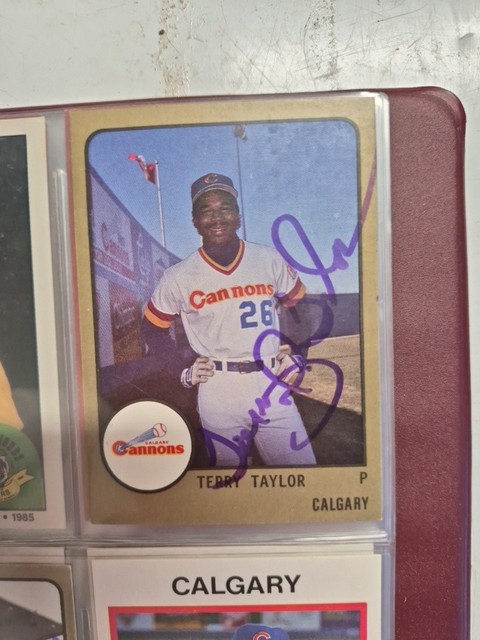 1989 Topps TERRY TAYLOR Signed Card autograph auto MARINERS Calgary