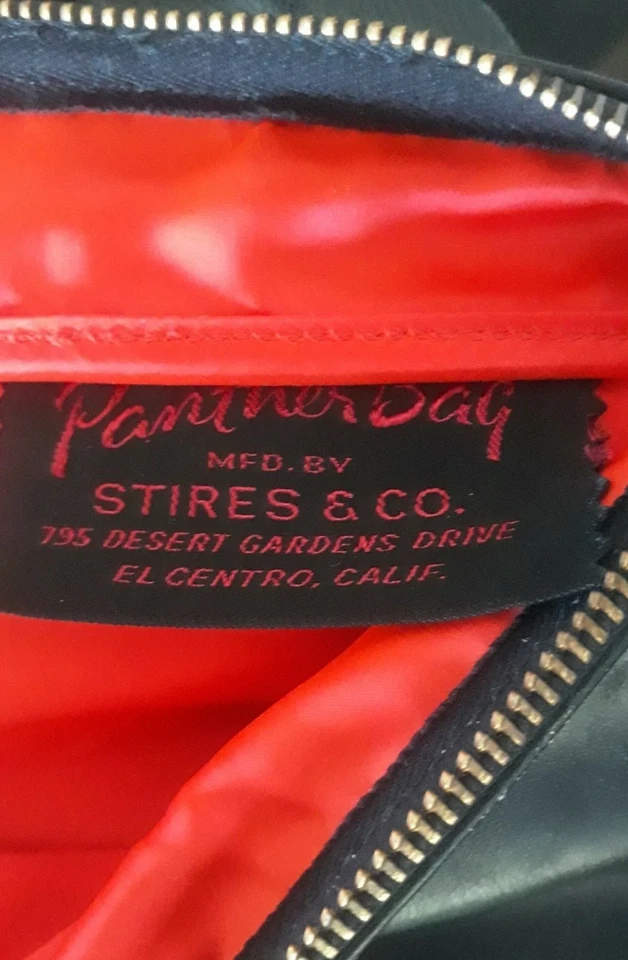 Винтажная черная кожаная сумка для одежды с красной атласной подкладкой STIRES & COMPANY PANTHER BAG - Изображение 4 из 4