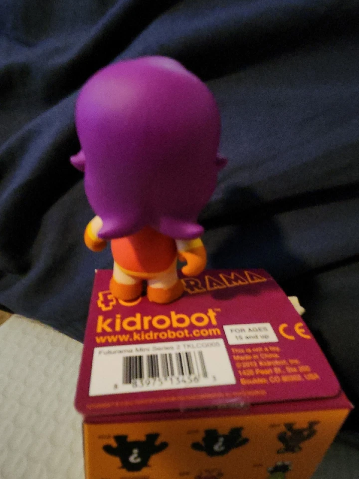 Kidrobot Futurama Caja Ciega Misteriosa Mini Clobberella Leela 2013 Nuevo En Caja Foto 3 de 4