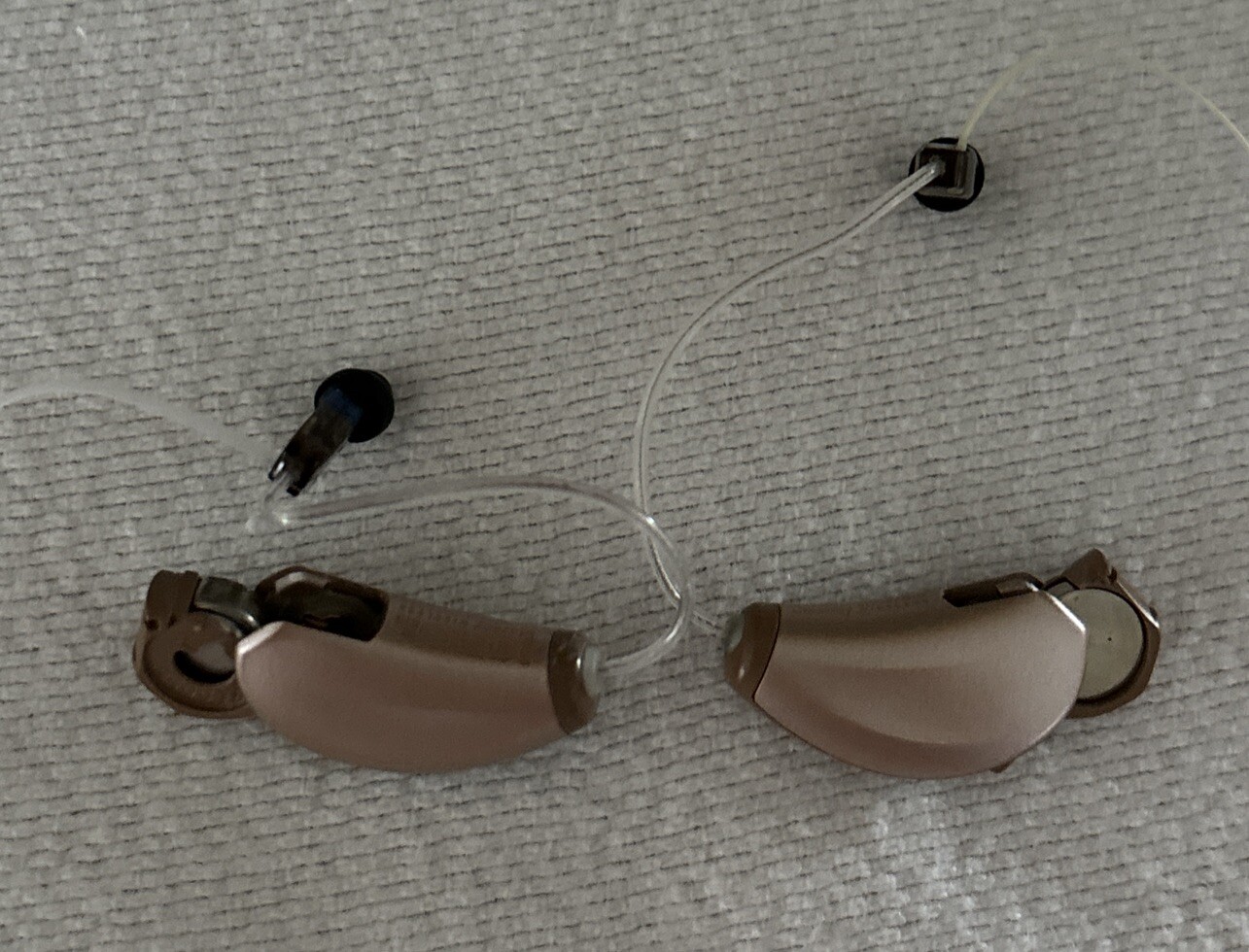 STARKEY XINO PAIR OF HEARING AIDS PLUS EXTRAS eBay
