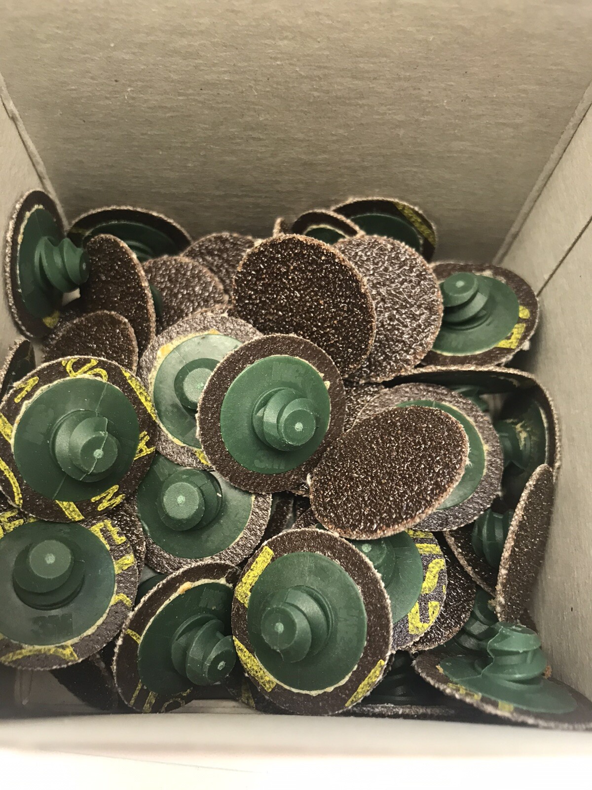 50 pc box  3M 11411  1” 50 GRIT A/O ROLOC DISC (loc stk)