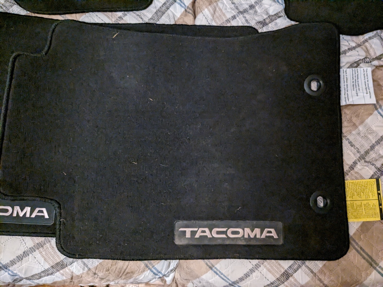 20052011 CARPET FLOOR MATSGENUINE TOYOTA MATS. Black eBay