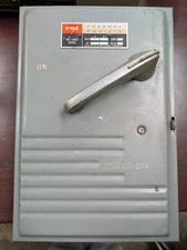 🤪 FPE 30 AMP FUSED SAFETY SWITCH 600 VAC 3Ø 3W 20HP 1336