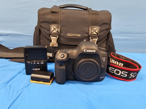 Canon EOS 5D Mark III Body LOW SHUTTER COUNT!! 21k of 150k **EXCELLENT CONDITION