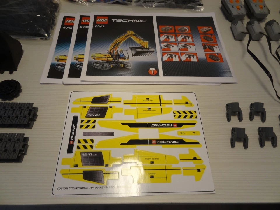 Lego Technic 8043 motorisierter Raupenbagger 100% komplett neue Sticker - Bild 2 von 4