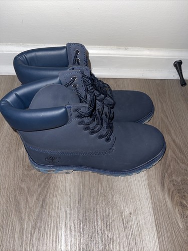 Navy Camo Blue 6” Size 9 Timberland 