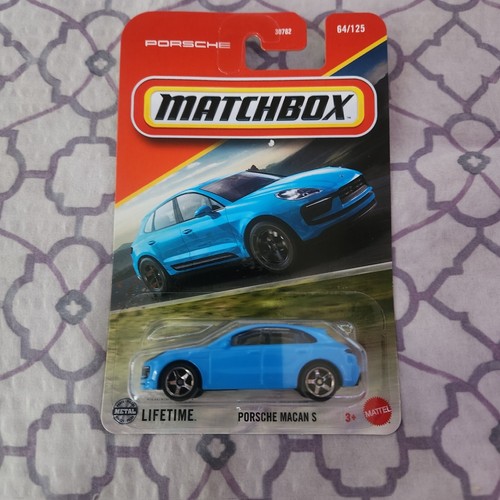 2025 MATCHBOX * E CASE * PORSCHE MACAN S BLAU 64/125