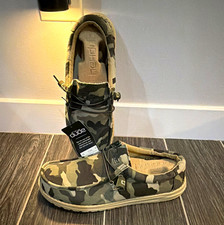Size 9 - Hey Dude Wally Camo Slip-On Canvas Shoes Green/Black/Beige - No Box 