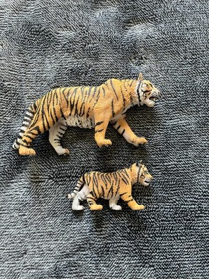 Schleich Tigers Adult And Baby Tiger Pre Owned See Pics Good Condition