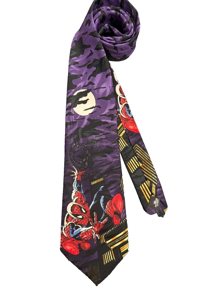 Corbata de colección Marvel Spiderman 1993 púrpura escena nocturna de la ciudad coleccionista Foto 4 de 4