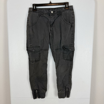 Vintage Levis Cargo Capri Pants Juniors 3 (28x24) Denim Gray Y2K Utility Pockets