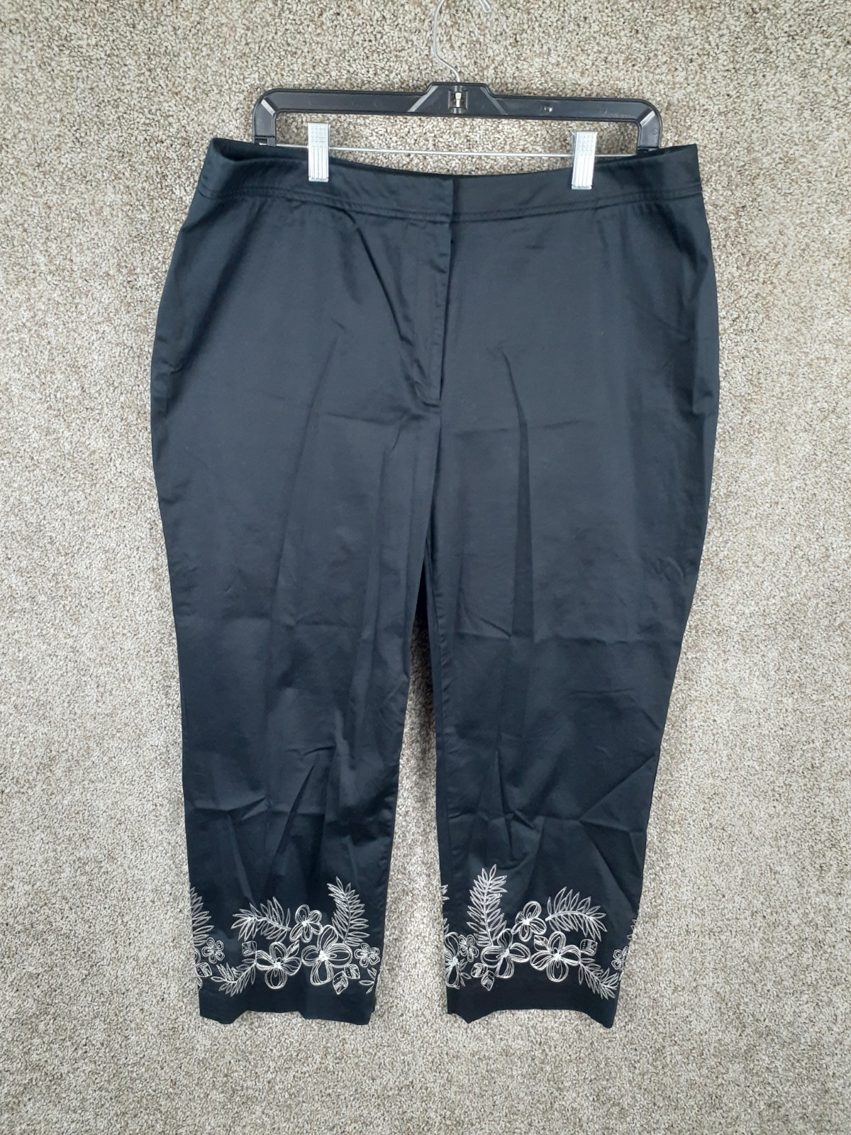 Apostrophe Embroidered Capri Pant Womens 16W Black White Mid Rise Boho Casual