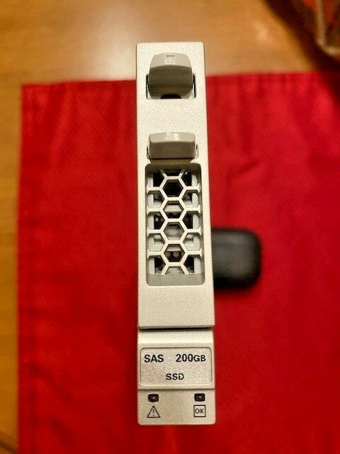 Oracle Sun 7094126 200GB SAS-3 Solid State Drive Assembly - Image 3 of 3