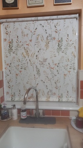 Gardenia, Daylight, "Made To Measure" Roller Blind - Picture 2 of 5