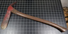 GIFFORD WOOD CO - ICE AXE WITH VINTAGE ORIGINAL HANDLE - GOOD CONDITION