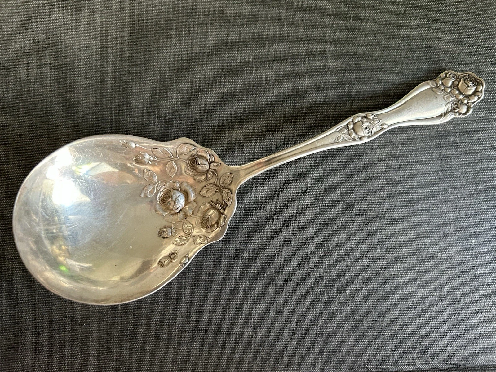 Holmes & Edwards XIV American Beauty Silverplate Casserole Serving Spoon 9”