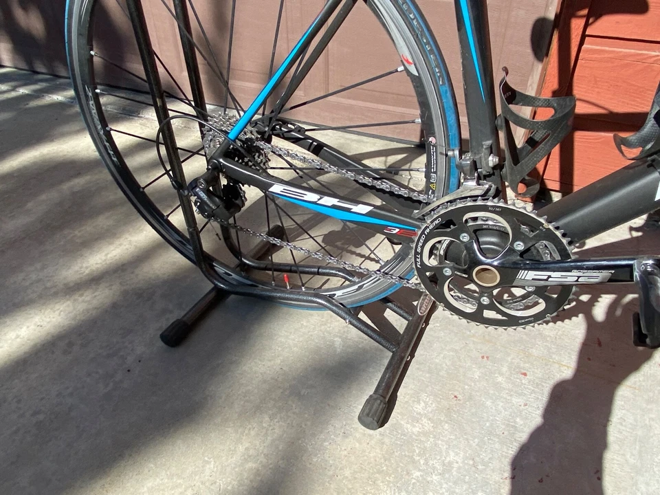 Bicicleta de estrada BH high-end, ligeiramente usada - Imagem 3 de 4