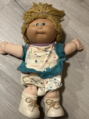 1987 Cabbage Patch Kids Girl Blonde Hair Blue Eyes Clothes