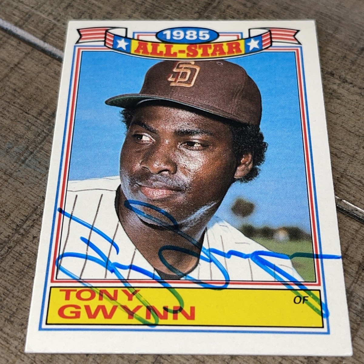 バットカード　インディアンズ　ガーディアンズ　MLB 1990 Score Tony Gwynn Baseball Card #255 San Diego Padres