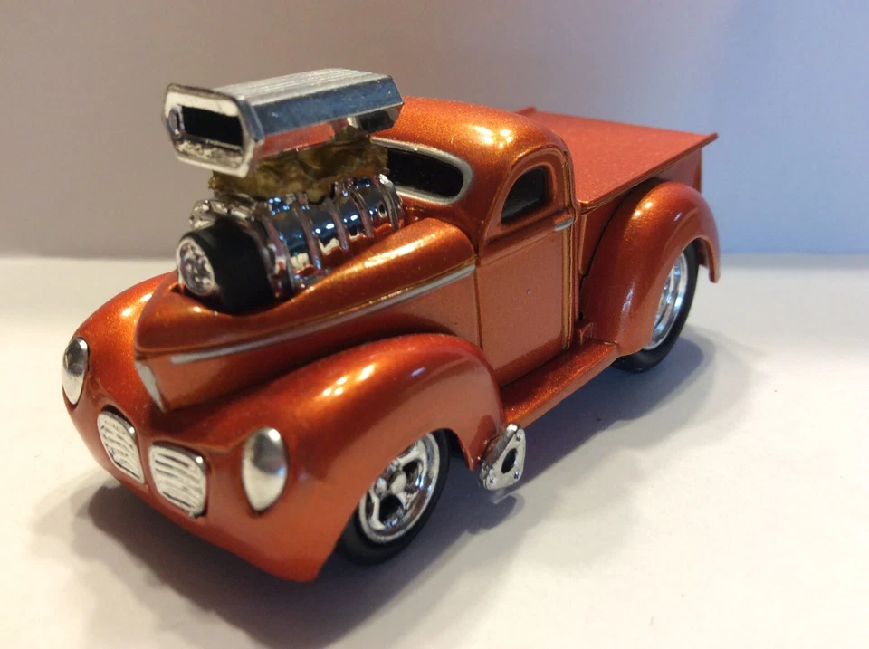 MUSCLE MACHINES 1940 40 WILLYS PICKUP TRUCK LIMITED EDITION -- 1/64 DIECAST - - Image 3 of 4