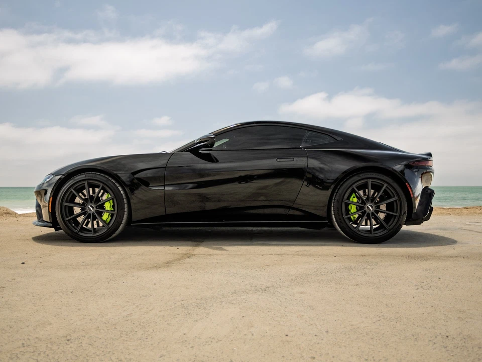 Aston Martin Vantage 2019 cupé 2P Foto 3 de 4