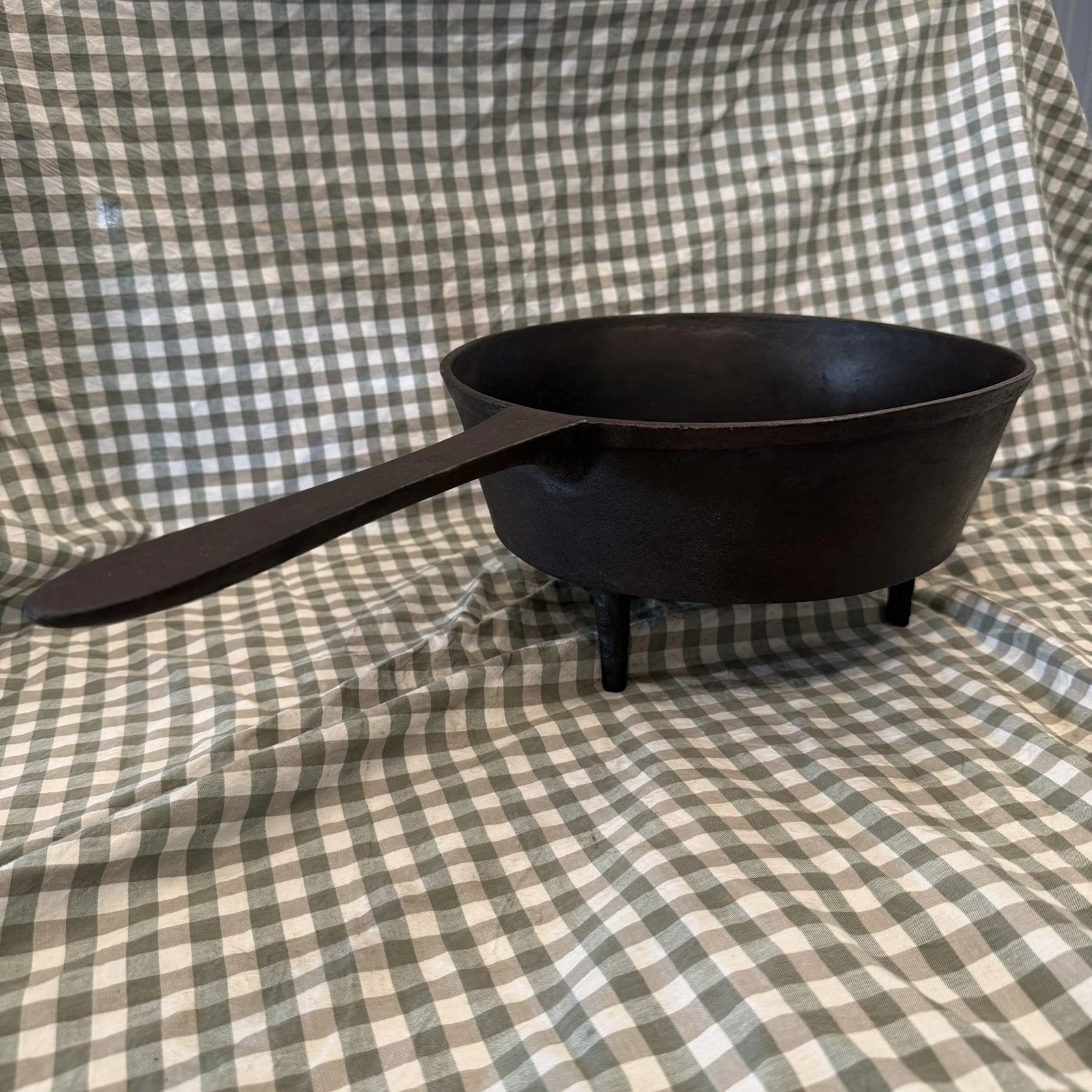 Antique 1800’s 12” 3 Legged Cast Iron Spider Skillet Gate Marked Restored
Opens in a new window or t