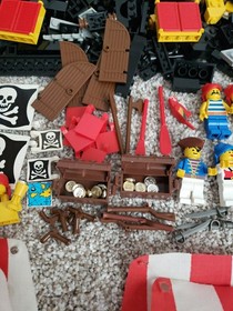 LEGO Pirates: Black Seas Barracuda 6285 Read Description 