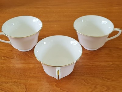 3 Teetassen Royal Worcester Strathmore Goldrand 