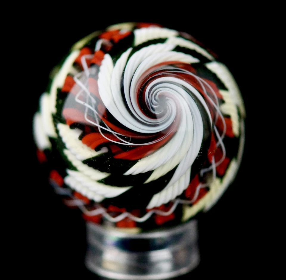 Bryan Trillas Glass Marble/Filigree 14 Cane Pattern/UV/B&W with Red/1.0-1.1in - Image 2 of 4