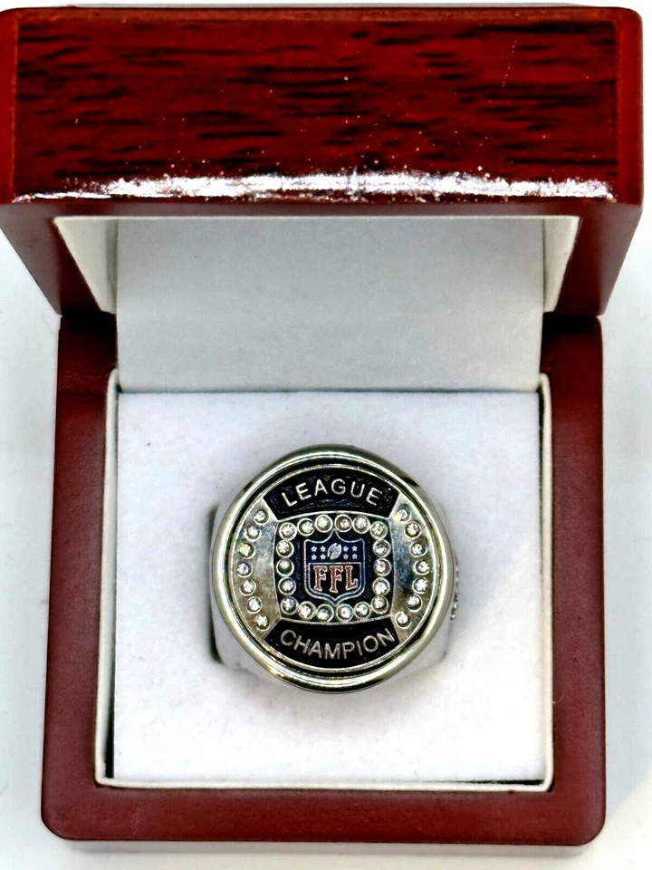 Anillo Fantasy Football League Champ deCAPitator abre botellas y latas. Tallas 6-15 Foto 4 de 4