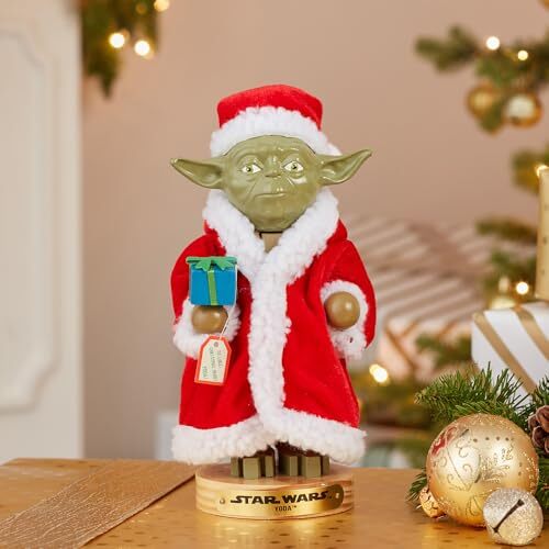 Cascanueces Kurt Adler Yoda con túnica de Santa 9 pulgadas rojo-verde - Imagen 6 de 7