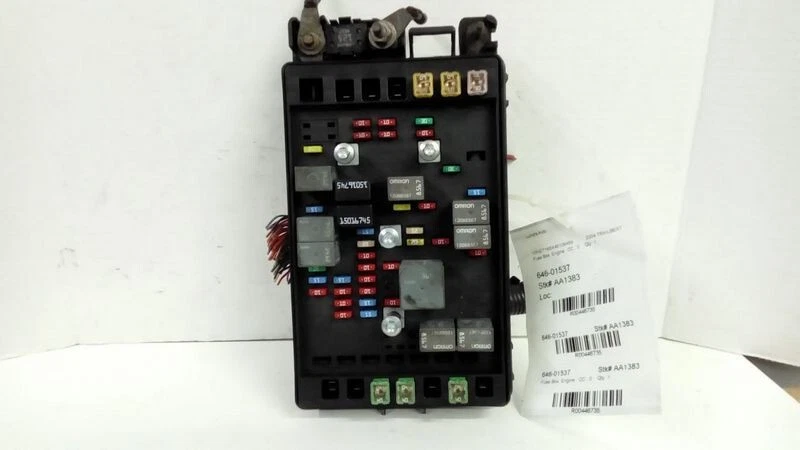2004-2005 GMC Envoy XUV Chevrolet Trailblazer Fuse Box Engine OEM - Image 3 of 4