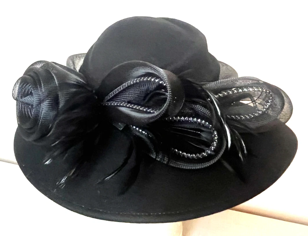 Feather Wide Brim Original Vintage Hats for Women for sale  display picture 1
