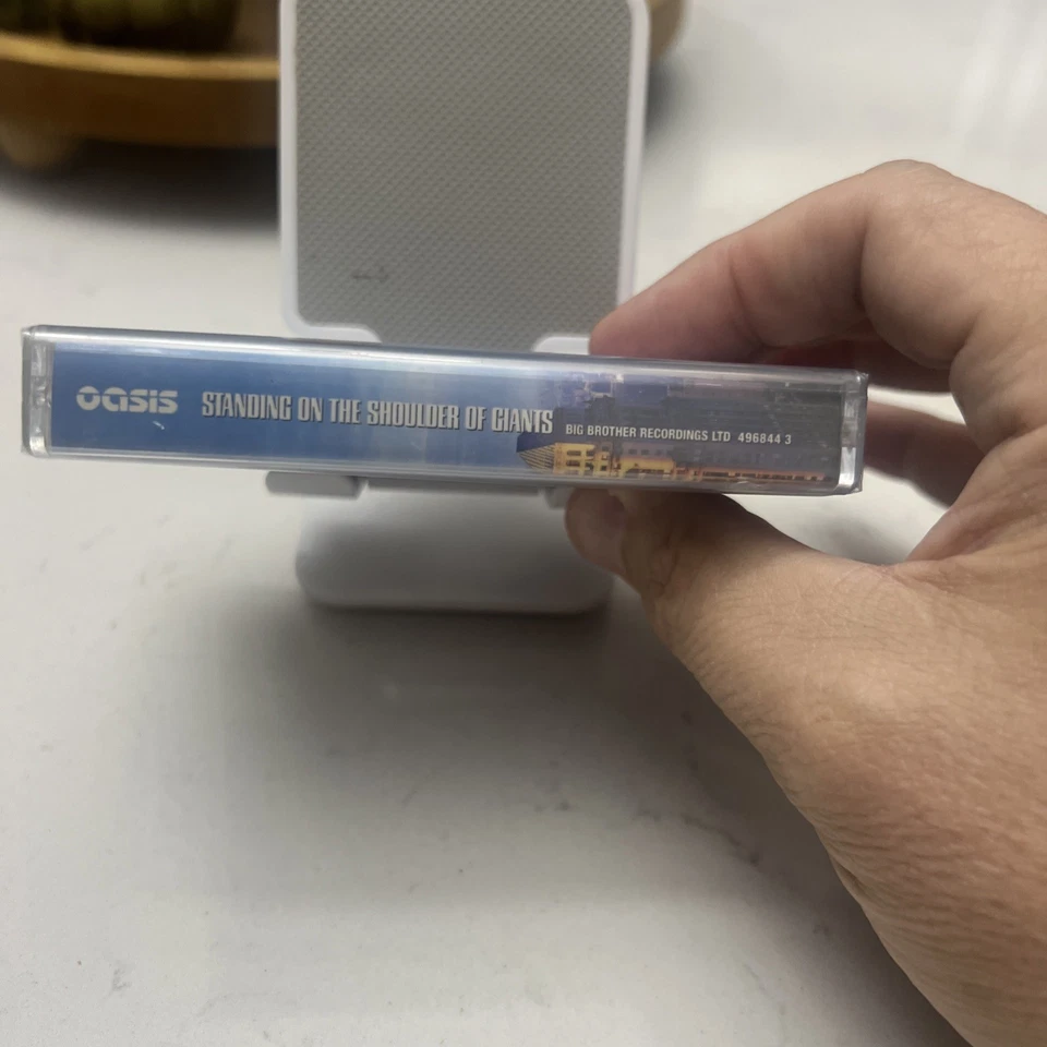 OASIS CASSETTE STANDING ON THE SHOULDER OF GIANTS 2000 SEALED - Image 2 of 4