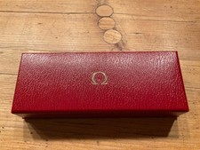 Original rote Vintage Omega Uhrenbox-Sign. auf Rückseite Swiss Made Ref.MR 6-286