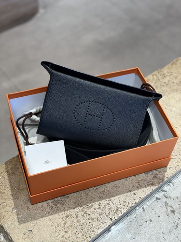 Hermès Videpoches Shoulder Bag 89 Black Togo Leather PHW W Stamp