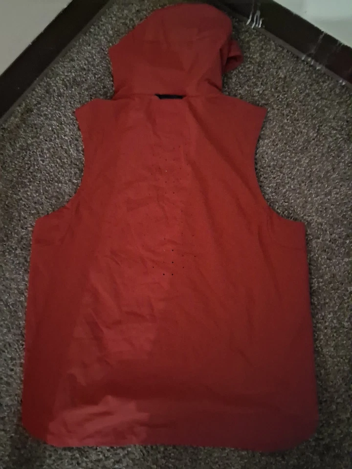 Nike Alabama Chaleco Marea Carmesí Para Hombres L Rojo Mosca Rush Rendimiento Escudo con Capucha Foto 2 de 4