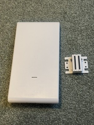 Ubiquiti UniFi UAP-AC-M-Pro Outdoor Mesh WLAN Access Point + Masthalterung