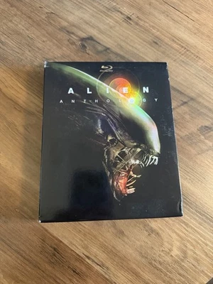 The Alien Anthology: 6-Disc Blu-ray Set - 4 Films, 8 Versions, Special Features - Bild 1 von 4