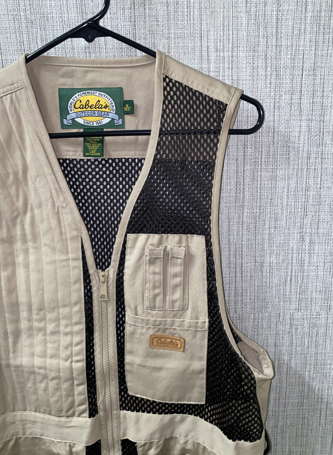 Cabela’s Mens Beige Mesh Back Safari Style Vest Size M Gem