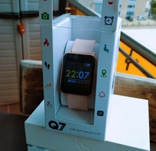 q7 sport rose goldtone smart watch